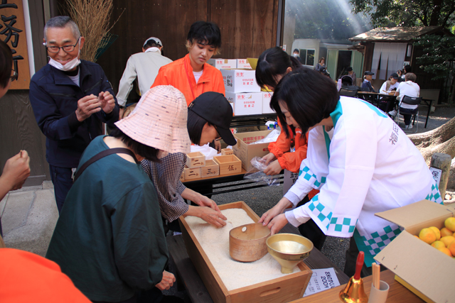 アルバム|平尾八幡宮奉納秋祭り|ひらぐらフェスティバル|平尾商工連合会 サプライズイベント|お米|タマゴ|みかん|平尾八幡宮奉納秋祭り|ひらぐらフェスティバル