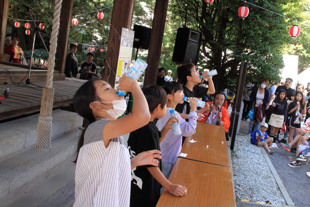 アルバム|平尾八幡宮奉納秋祭り|ひらぐらフェスティバル|平尾商工連合会 ラムネ早飲み大会|平尾八幡宮奉納秋祭り|ひらぐらフェスティバル